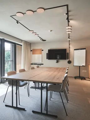 Sala riunioni coworking space sala conferenze hotel Alto Adige